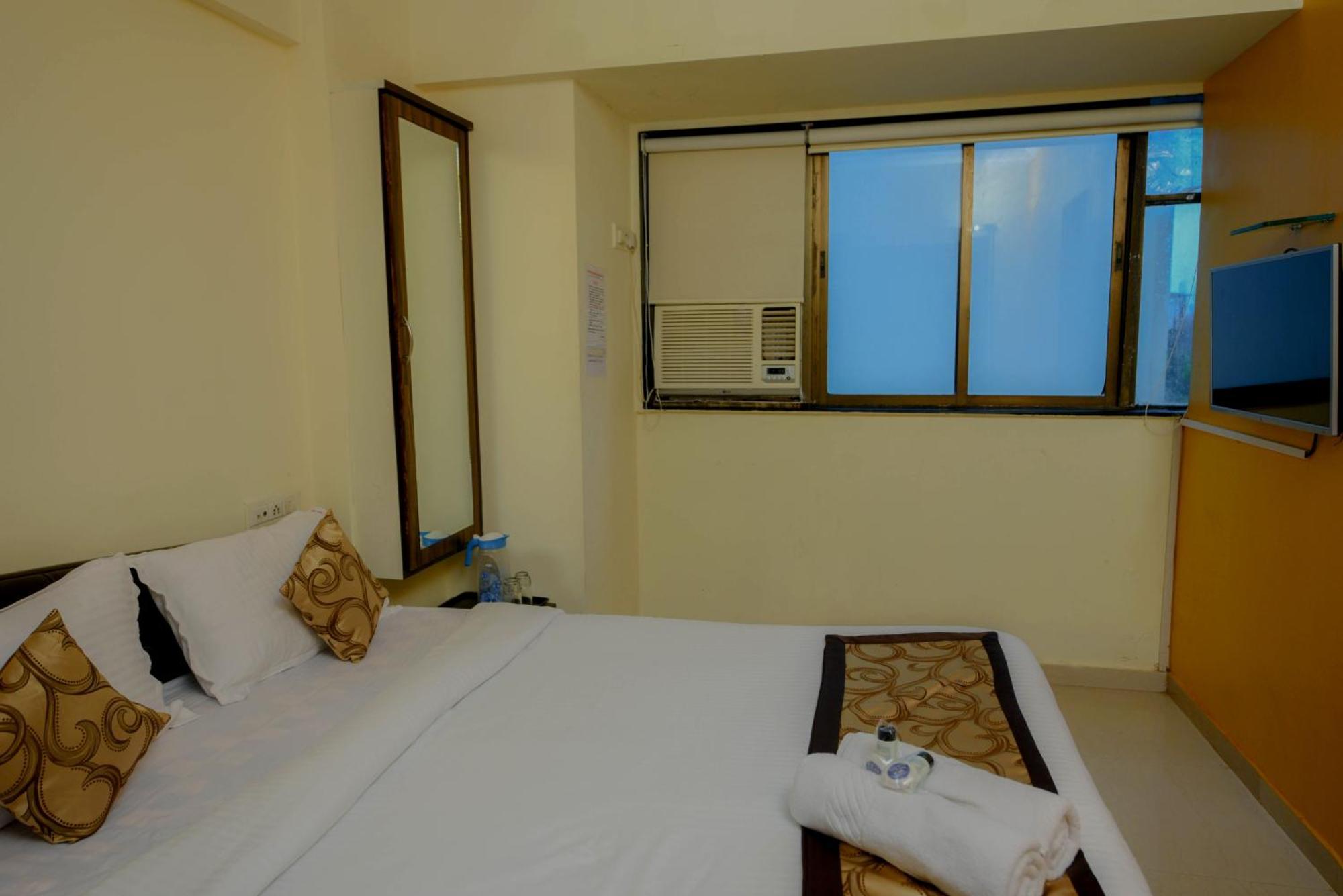 Lalsai Residency Andheri مومباي المظهر الخارجي الصورة